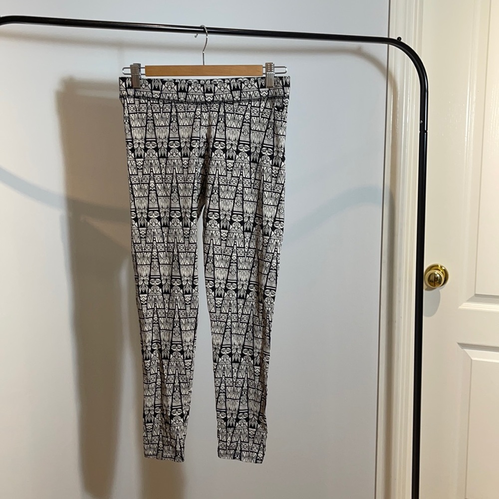 PINK High Waisted Tribal Print Leggings